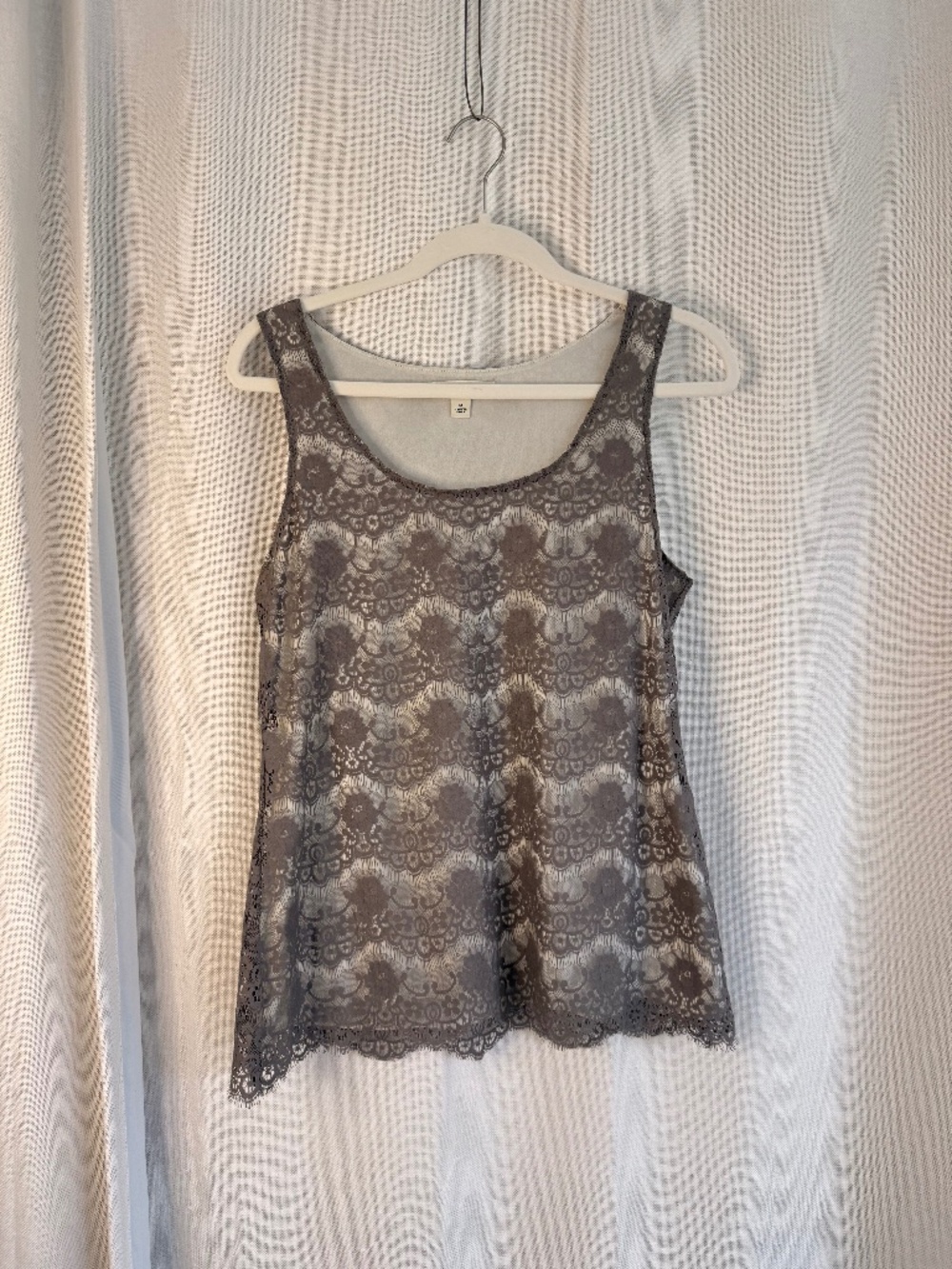 Banana Republic Gray Stretch Lace Sleeveless Tank Top Medium